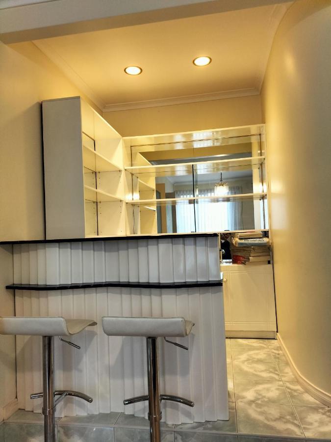 Apartamento 12 Mins To Mel Airport-Good Wood House St Albans Exterior foto